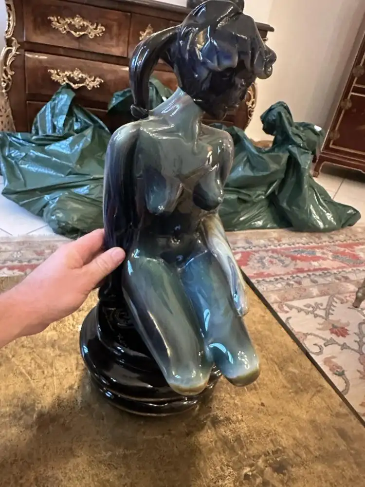 Statuette c�ramique bleue femme