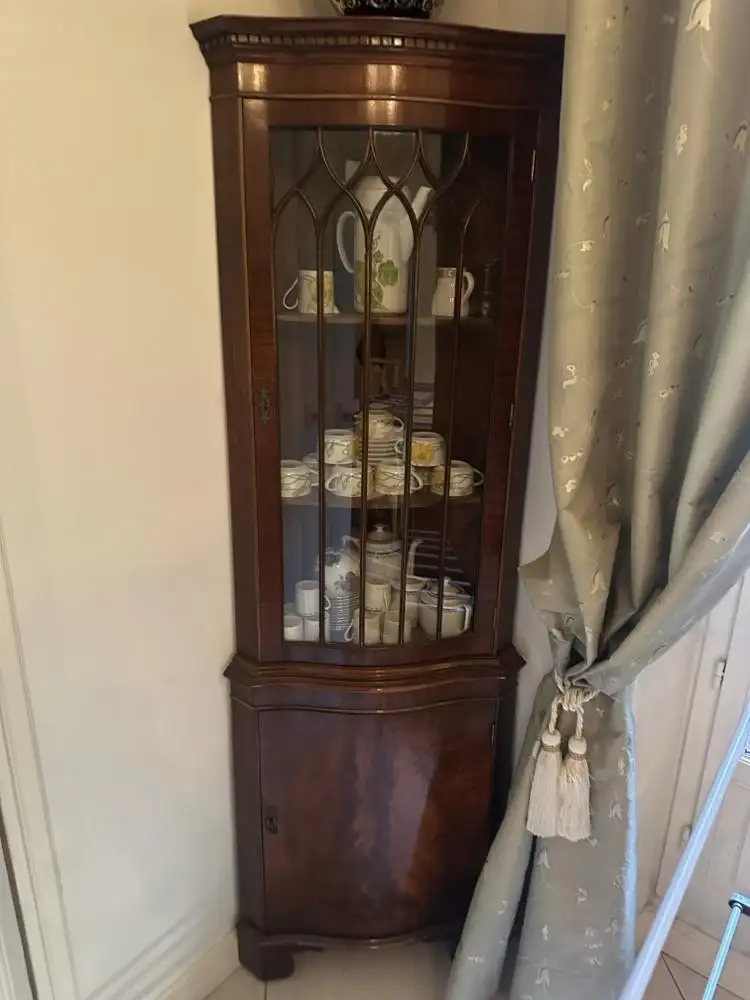 Vitrine acajou porcelaines