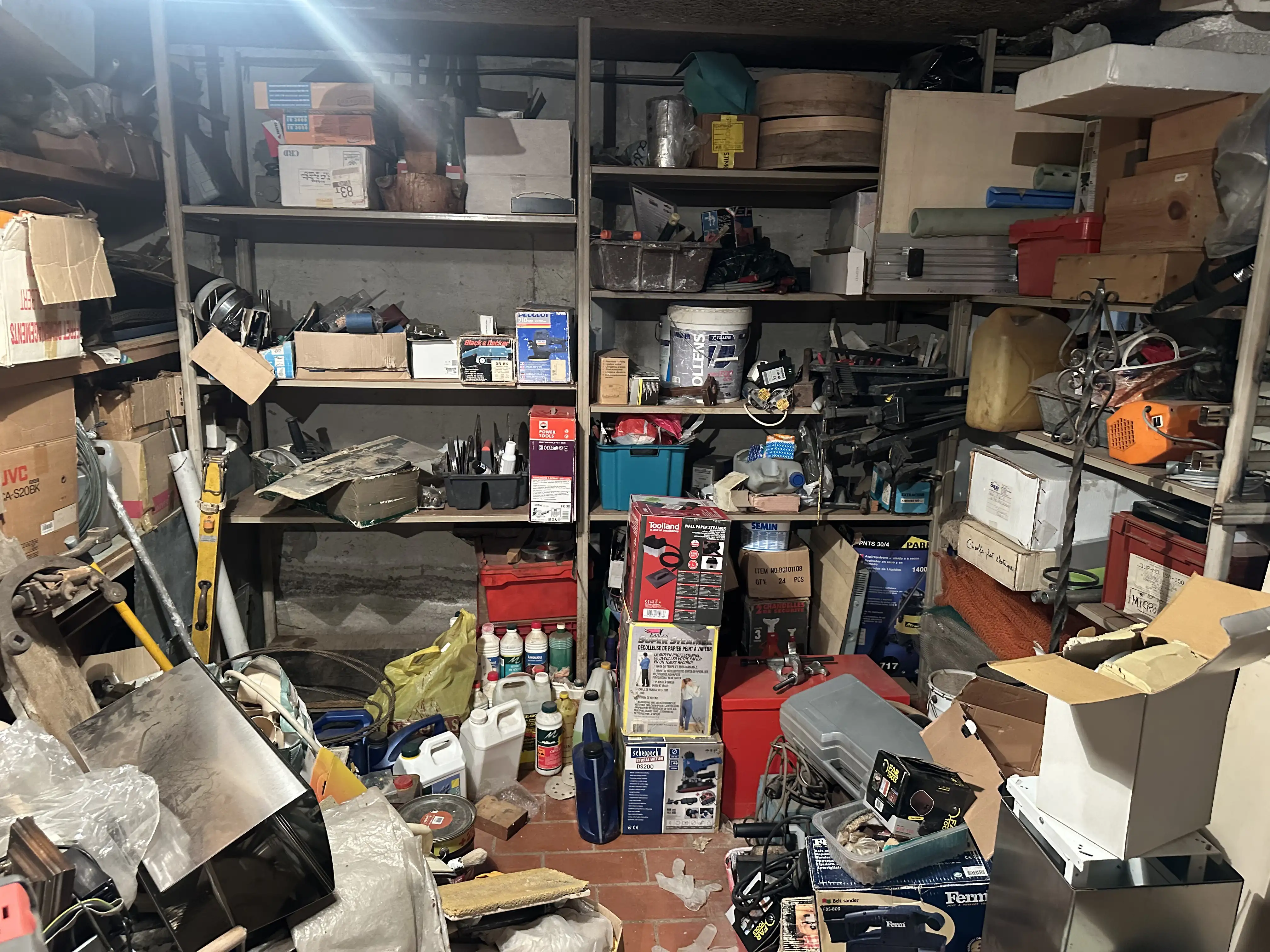 Entreprise de d�barras La Cadi�re-d�Azur, 83740